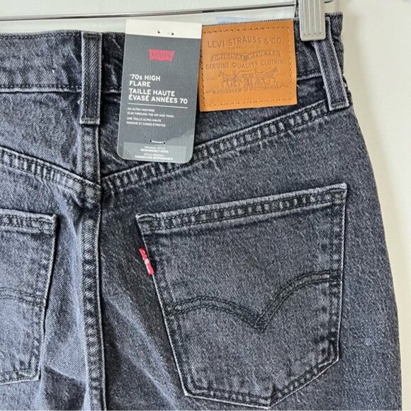 Aritzia x Levi's '70s High Flare Jean in Just a Hint Size 26 - Picture 7 of 14